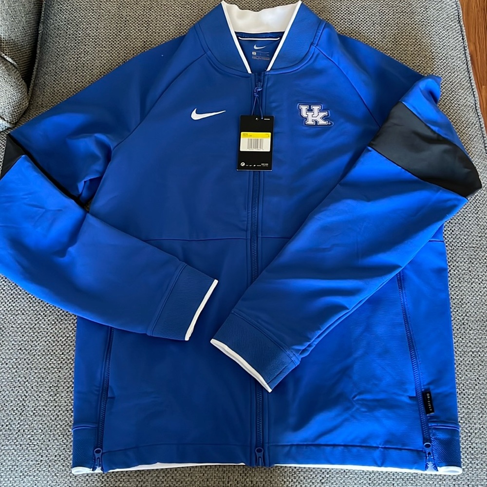 New Men’s University of KY Nike Jacket. Size S